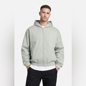 Light Gray Hooded Windbreaker Gymshark Men’s Hooded Jacket Size Large Stone Grey